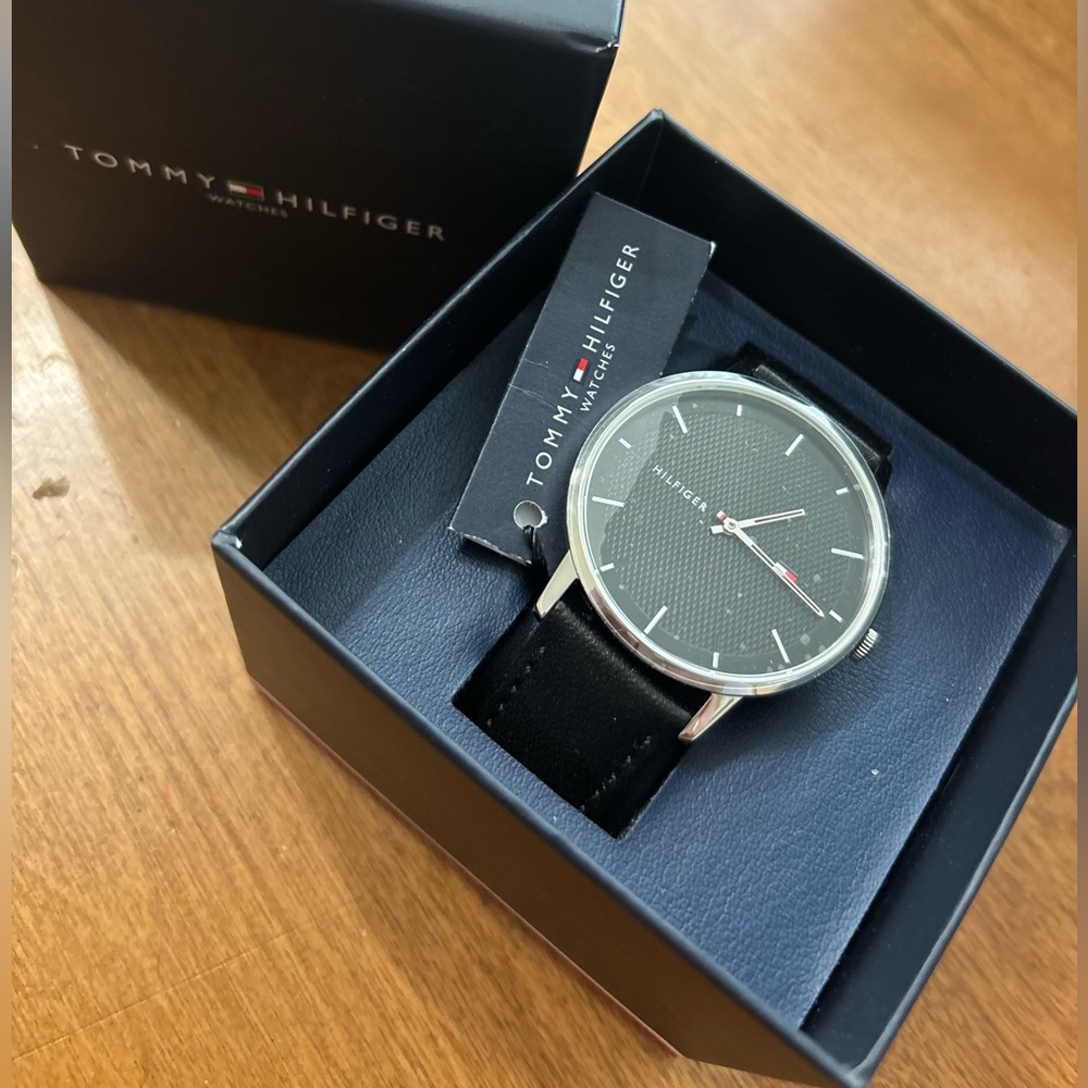 TOMMY HILFIGER NWT Leather Strap Watch, Silver and Black Face